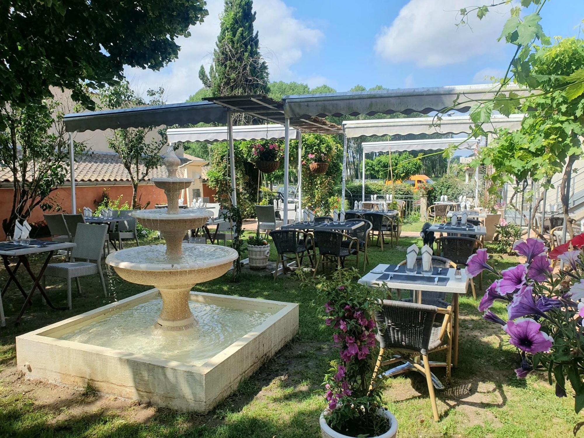 Auberge Des Lacs Bleus Clerac Exterior photo